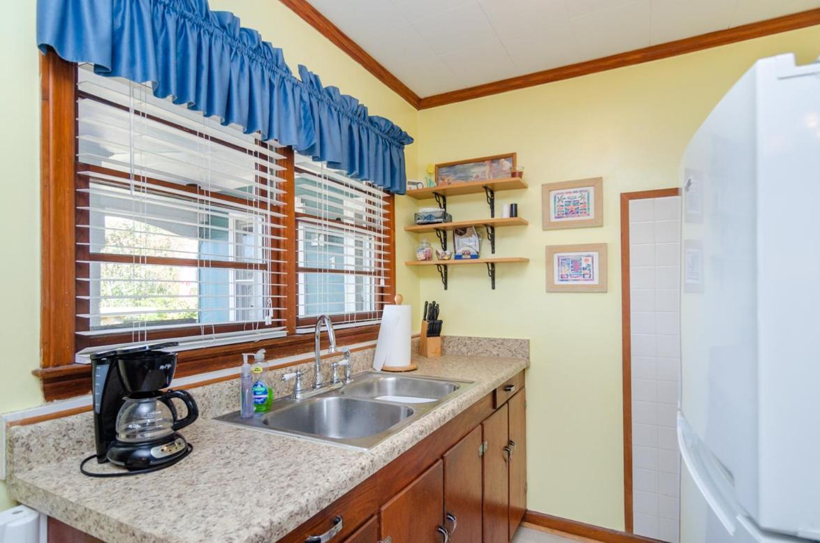 The Pelican Hidden Treasure Inn Room 2 By Bryant Real Estate Kure Beach Exterior photo