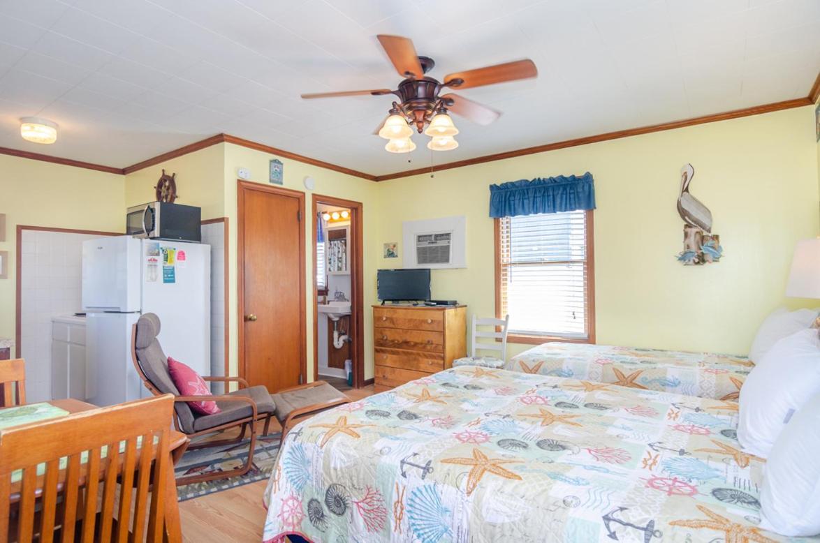 The Pelican Hidden Treasure Inn Room 2 By Bryant Real Estate Kure Beach Exterior photo